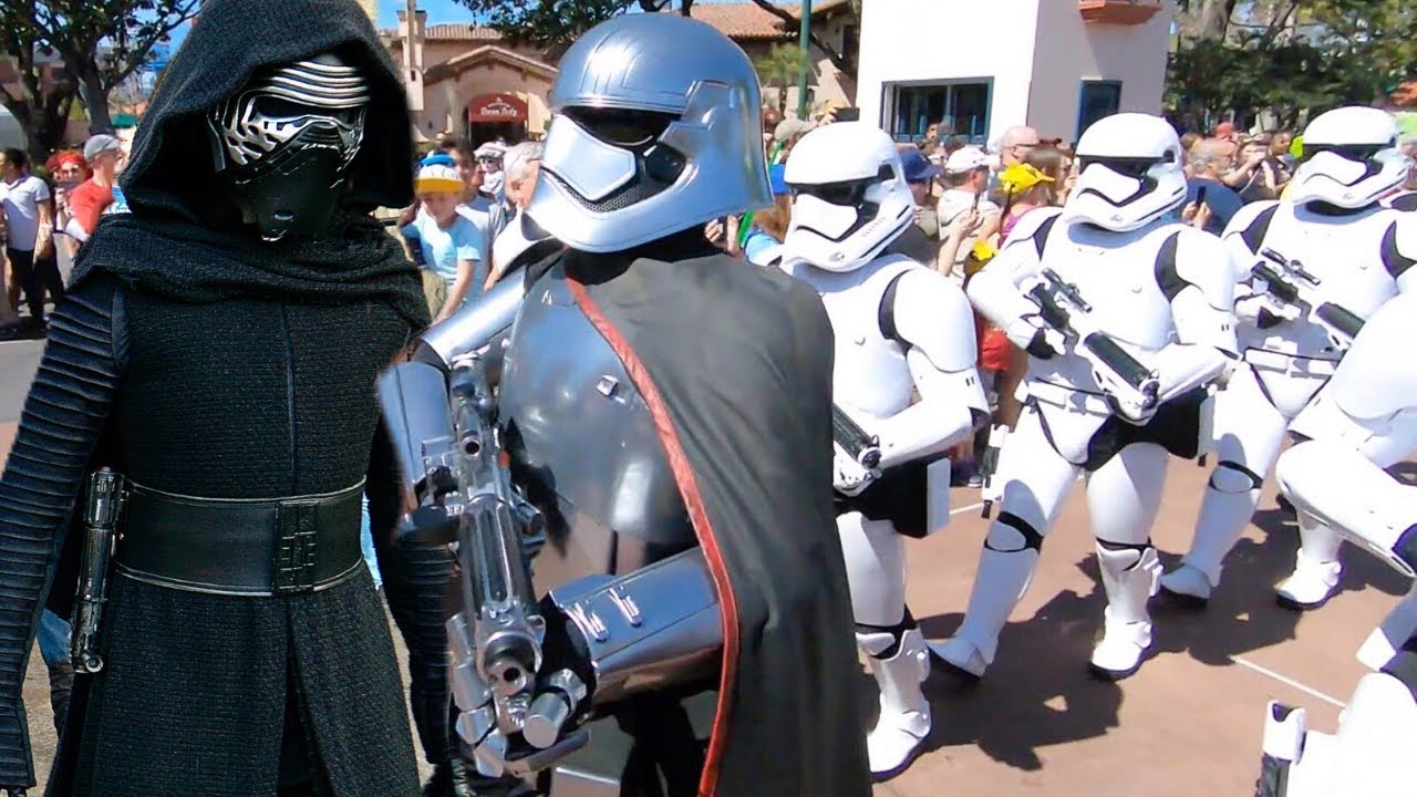 Star Wars Stormtroopers try to March like US Marines