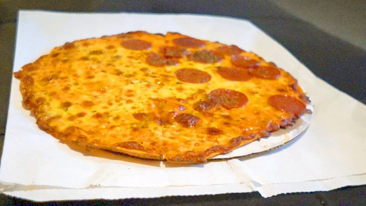 Worlds Thinnest Pizza!?