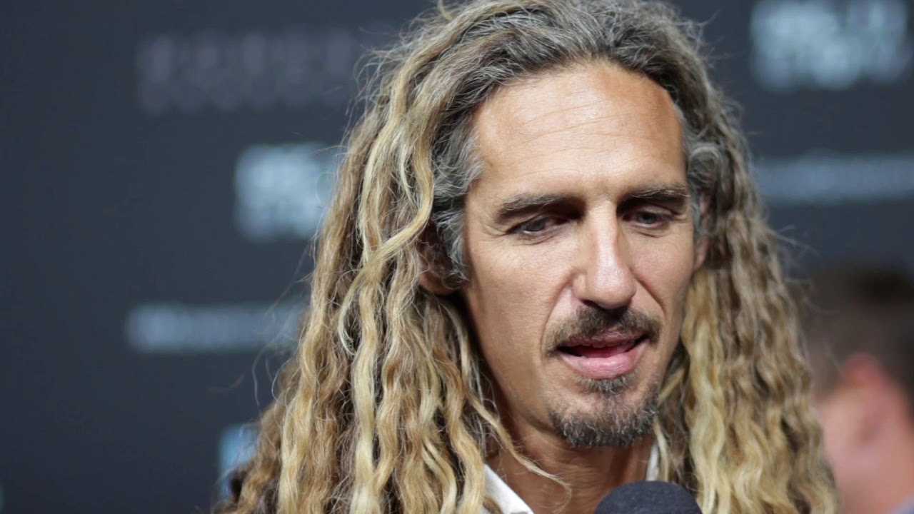 Rob Machado Delivers World's Best Hair Barrel at Momentum Generation Premiere - The Inertia