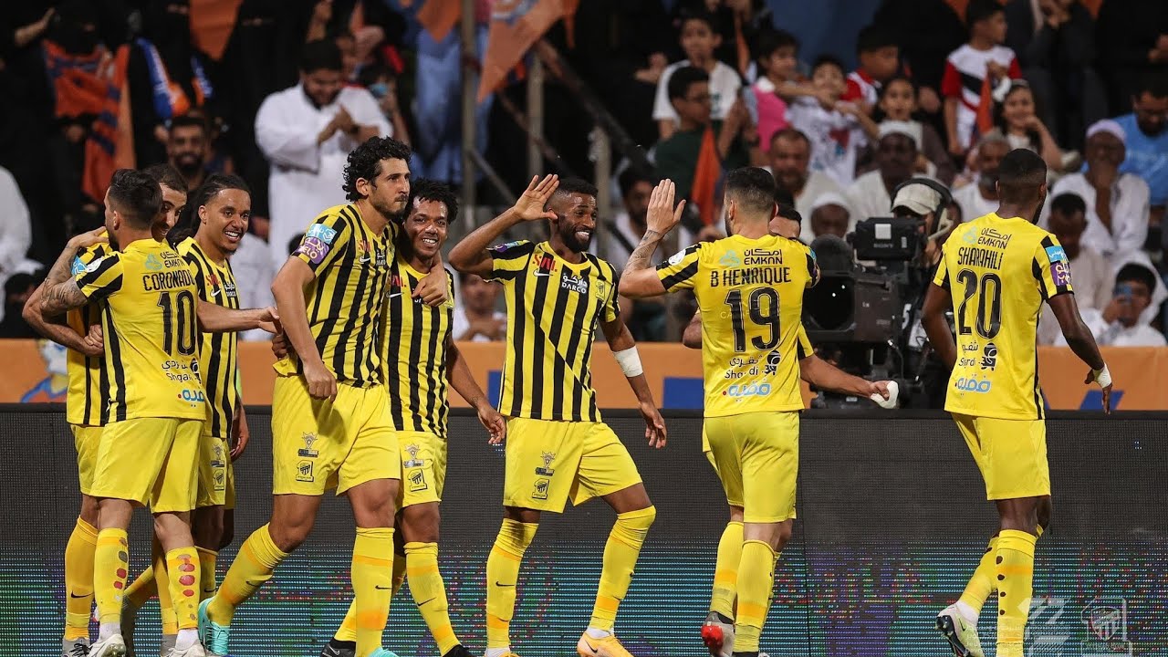 جدة لم تنام حتى ساعات الصباح الاولى إحتفالاً بتحقيق الدوري