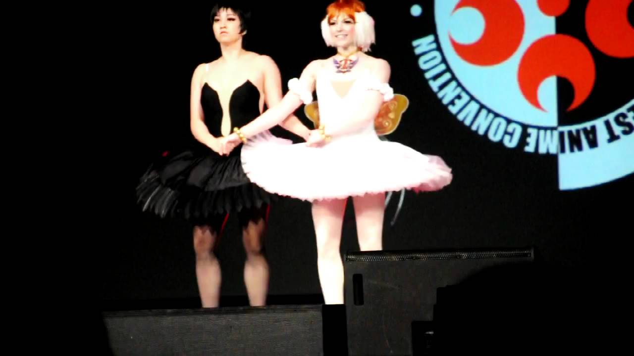 Sakuracon 2011 Cosplay Skit Contest - Girls in Tights