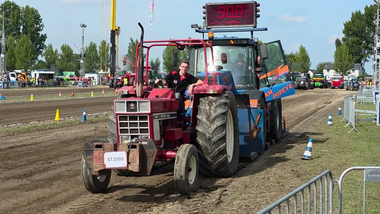 Tractor Pulling Streekdagen Meeuwen 2025 - IH 644 - Run 2