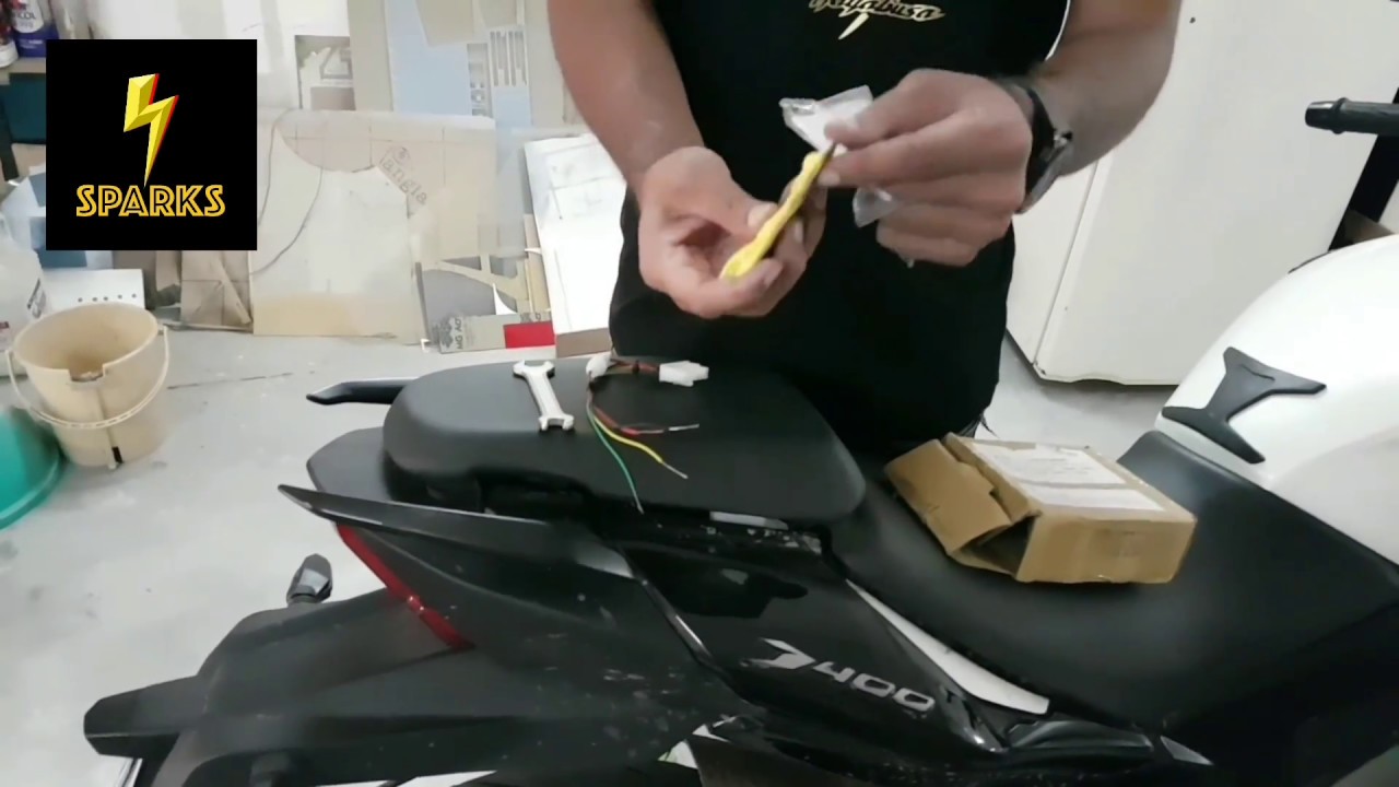 Bajaj Dominar 400 hazards | flasher light installation 4 sparks