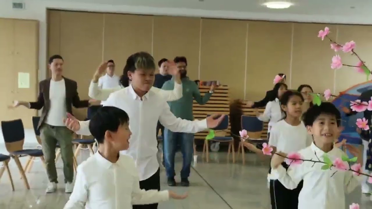 Múa  ánh sáng vô tận- TG Tết 2024