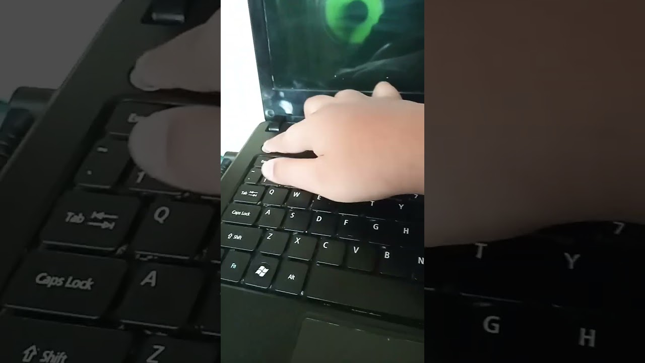eMachines augh augh #Emachines #Acer #potato #laptop #slowlaptop
