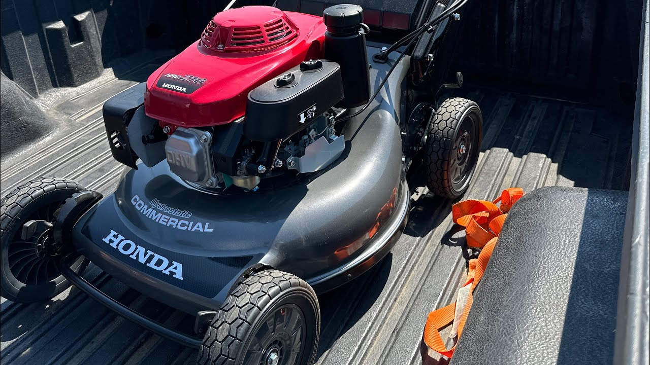 Honda HRC216K3HXA Commercial Walk Behind Mower Brand New Vs. 10 Year Old (Both Are Tanks!)