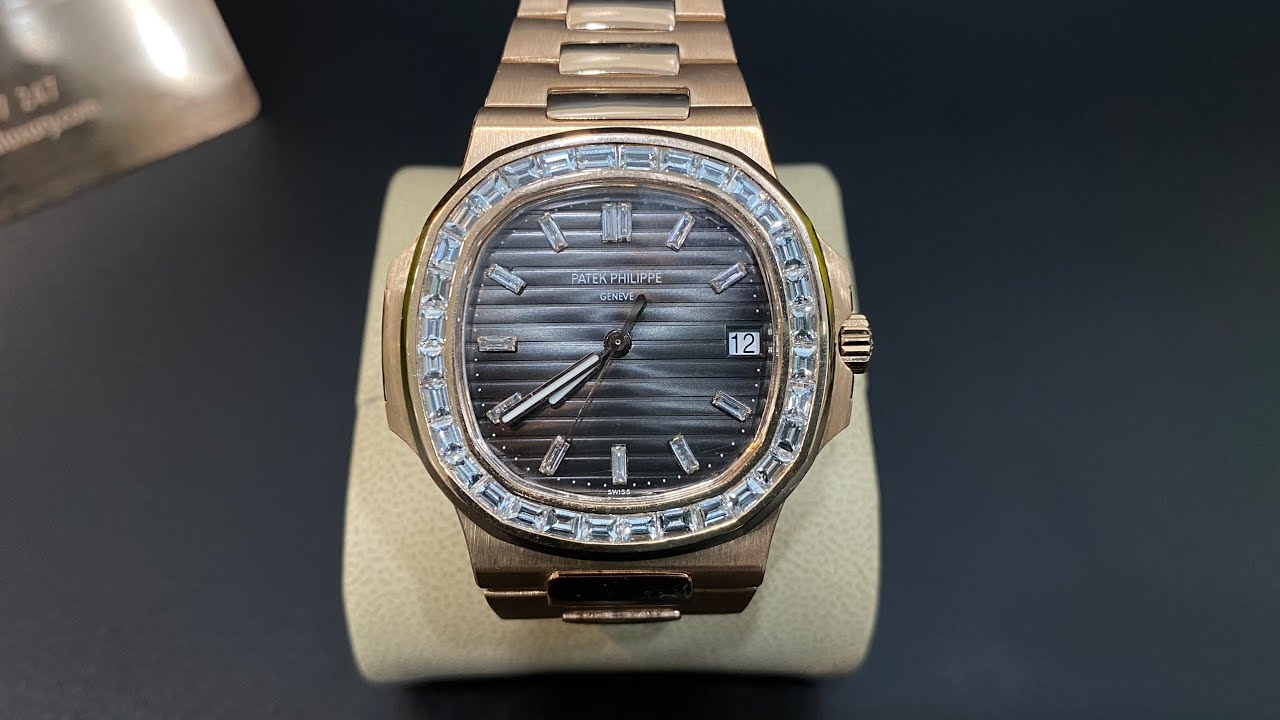 Đồng hồ Patek Philippe Nautilus 5723:1R:001 Gold Baguette Diamond Bezel