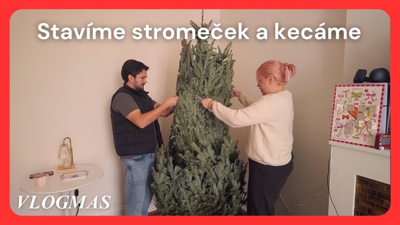 VLOGMAS 2025 - Stav&iacute;me v&aacute;nočn&iacute; stromek a kec&aacute;me | NYC diaries