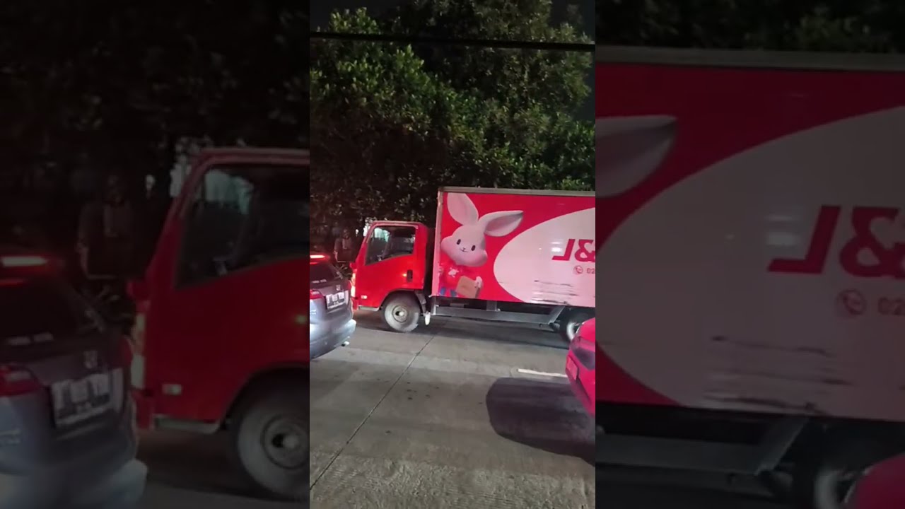 Hafiz sedang live sekarang!