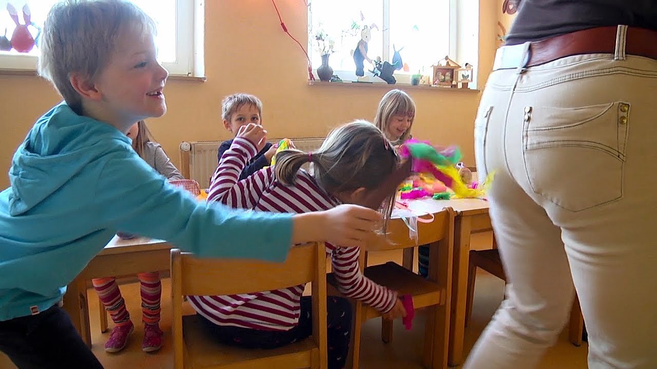 Osterpeitsche Pomlaska oder wie feiert man Ostern in Tschechien?