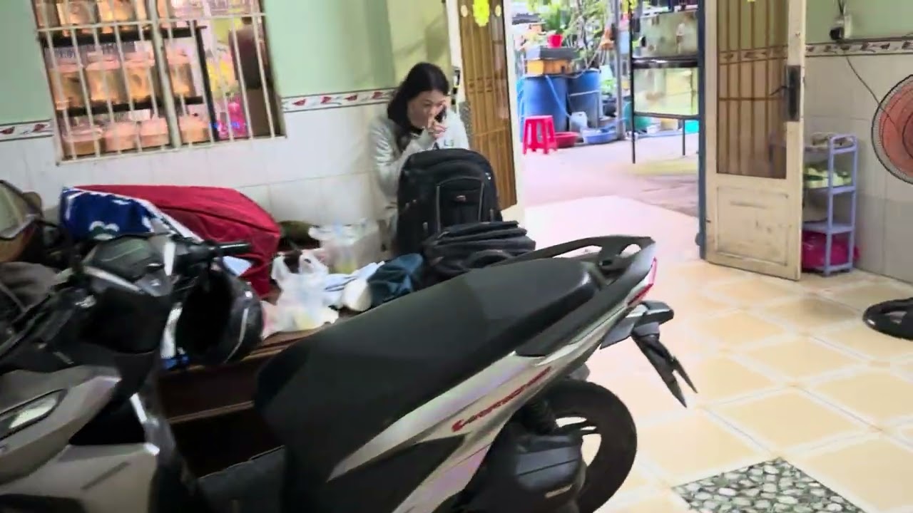 Hệ bám tải DEYE 6kw, 6 tấm AE 625w lắp trọn gói chỉ hơn 30tr vào những ngày cuối năm zalo 0523732663