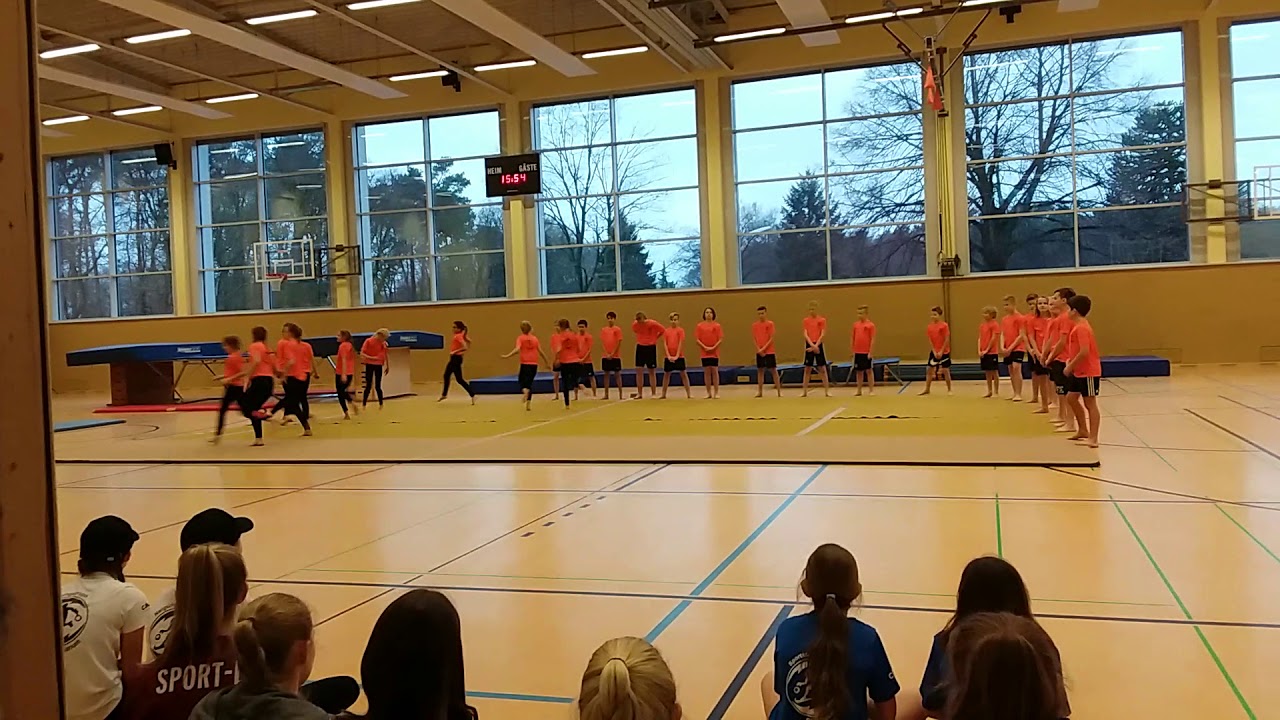 Aufführung im Rahmen des Tages der offenen Tür am Gymnasium Georgianum der Sportklasse Jahrgang 6