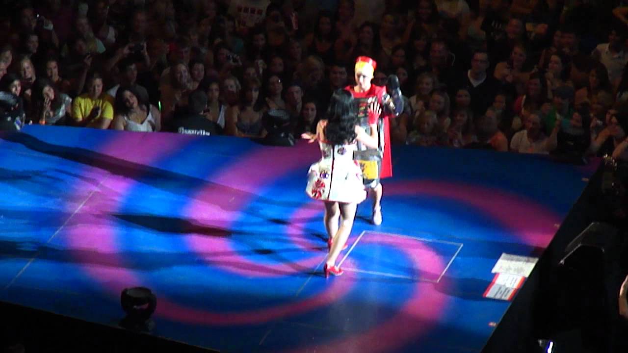 Katy Perry - Welcome & Waking Up In Vegas - Xcel Energy Center, St Paul, MN - 8-23-2011