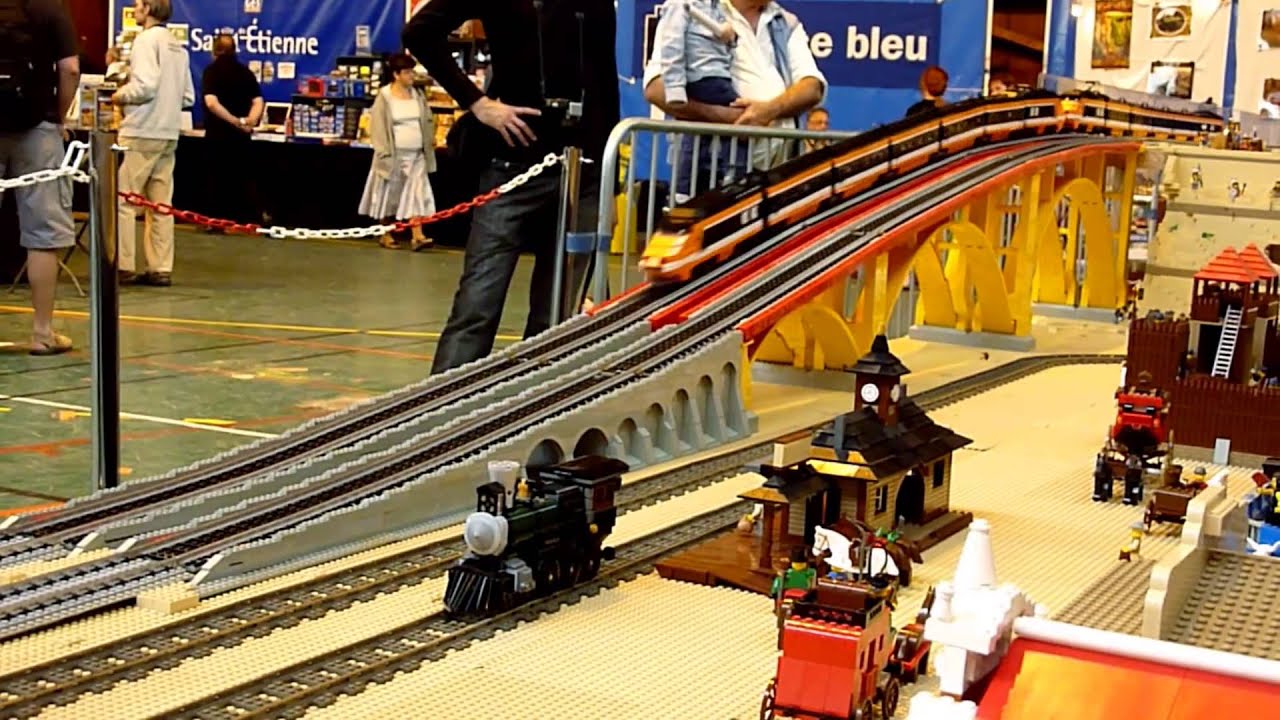 LEGO city train TGV 10233 - horizon express running - Model Rail 2014 - crash TGV