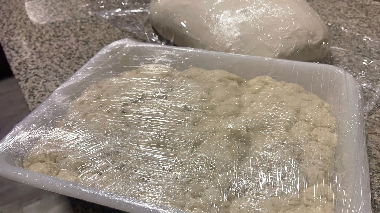 HOY preparamos BIGA. PREFERMENTO PARA PANES Y PIZZAS. Receta:1KG harina, 500gr agua y 10 gr levadura