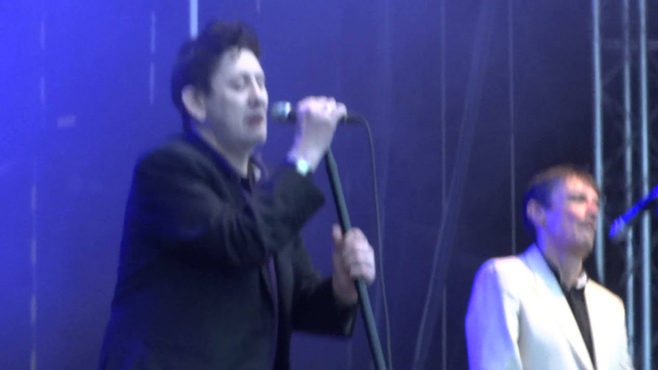 The Pogues - "Dirty Old Town" - Fête du Bruit (Landerneau) - 09/08/2014