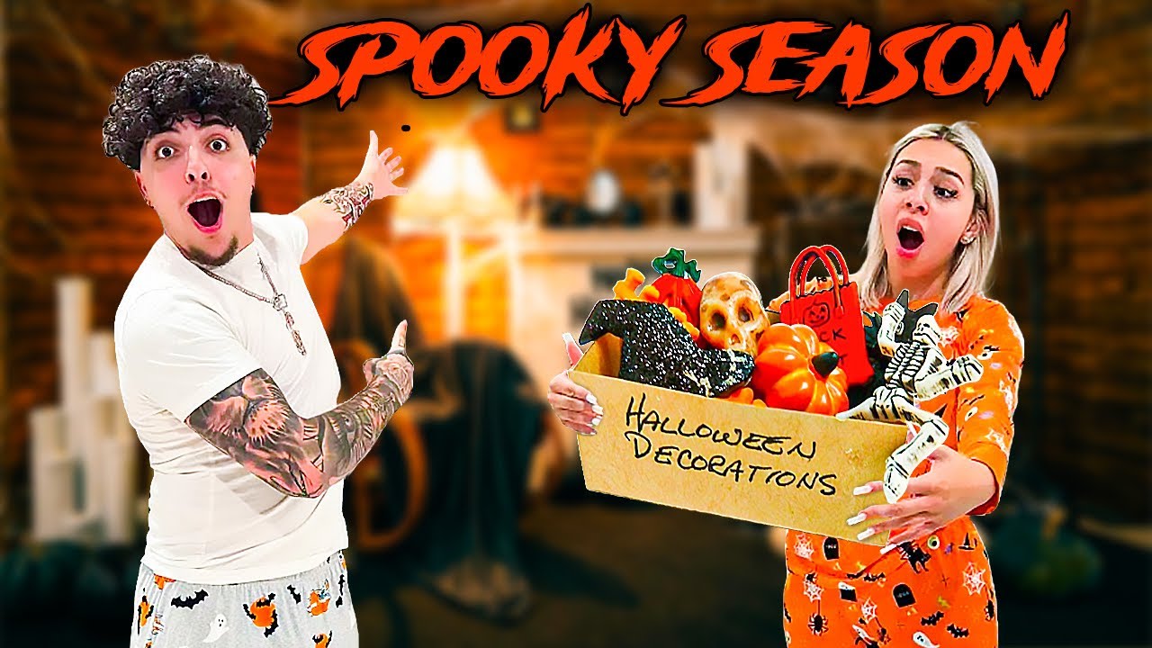 DECORATING OUR HOUSE FOR OCTOBER!! *SPOOKY SEASON*