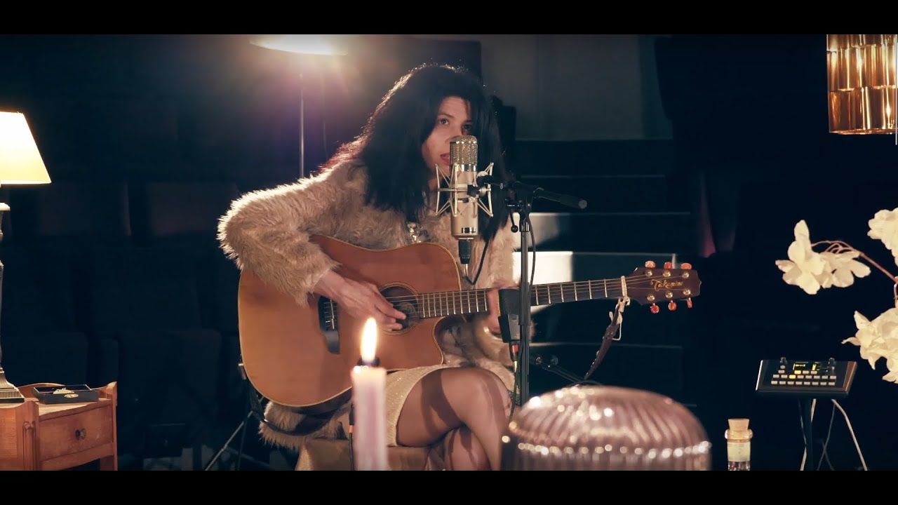 Jelly Dive - Watering dead flowers (live session)