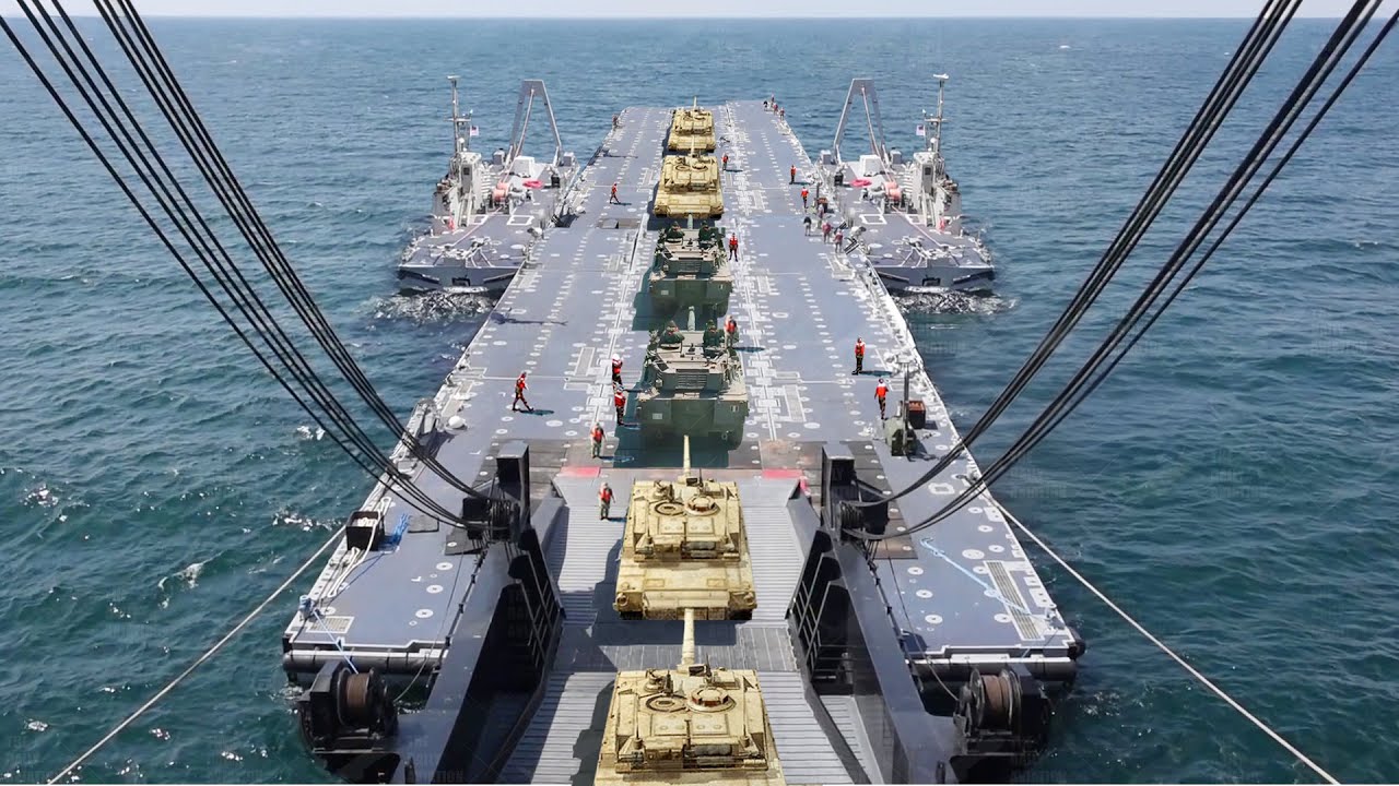 How US Transfers Tons of Military Hardware in Middle of the Ocean