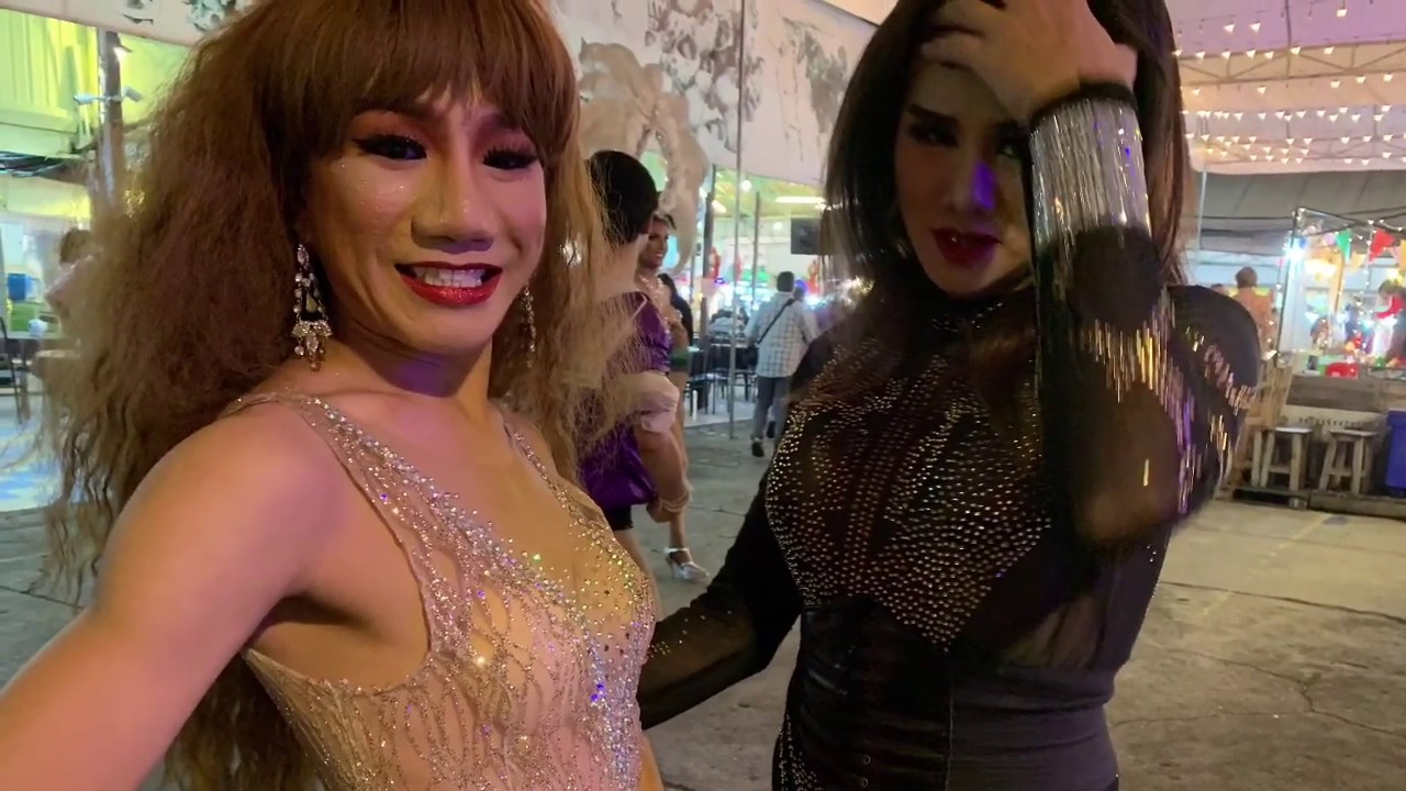 Lady-Boy Cabaret Chiangmai Thailand