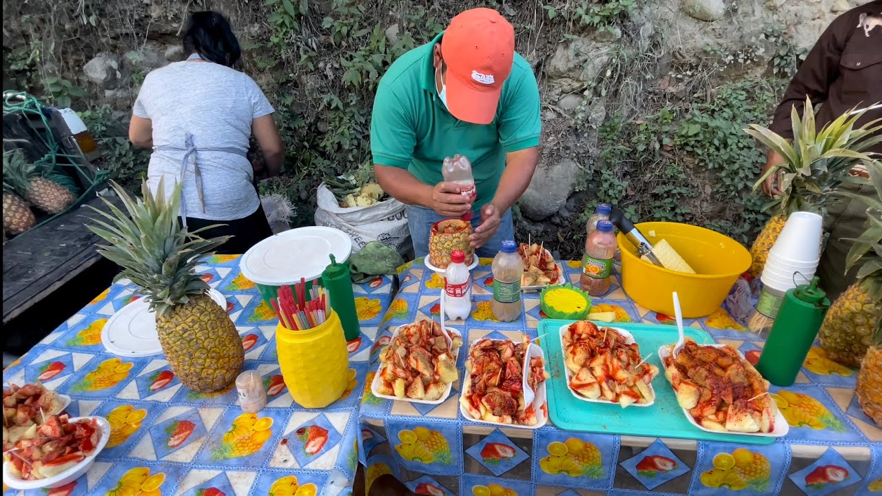 asi se prepara una piña 🍍 loca Guatemala