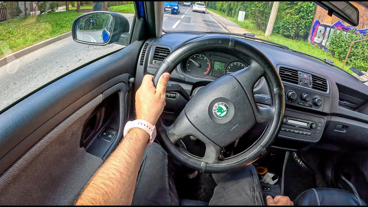 2009 Skoda Fabia II [1.4 i 16V 85HP] |0-100| POV Test Drive #1816 Joe Black