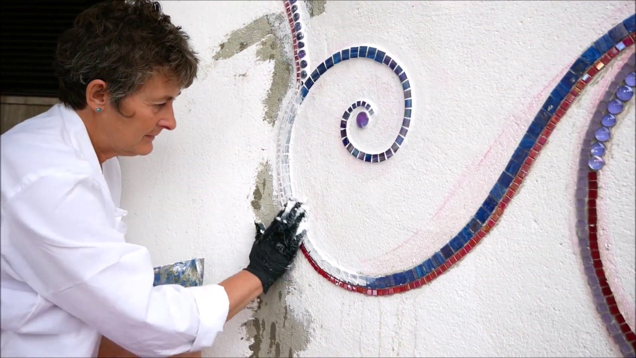 Alice-ART Mosaik auf einer Außenwand selber machen, Mosaic on an outside wall (selfmade)