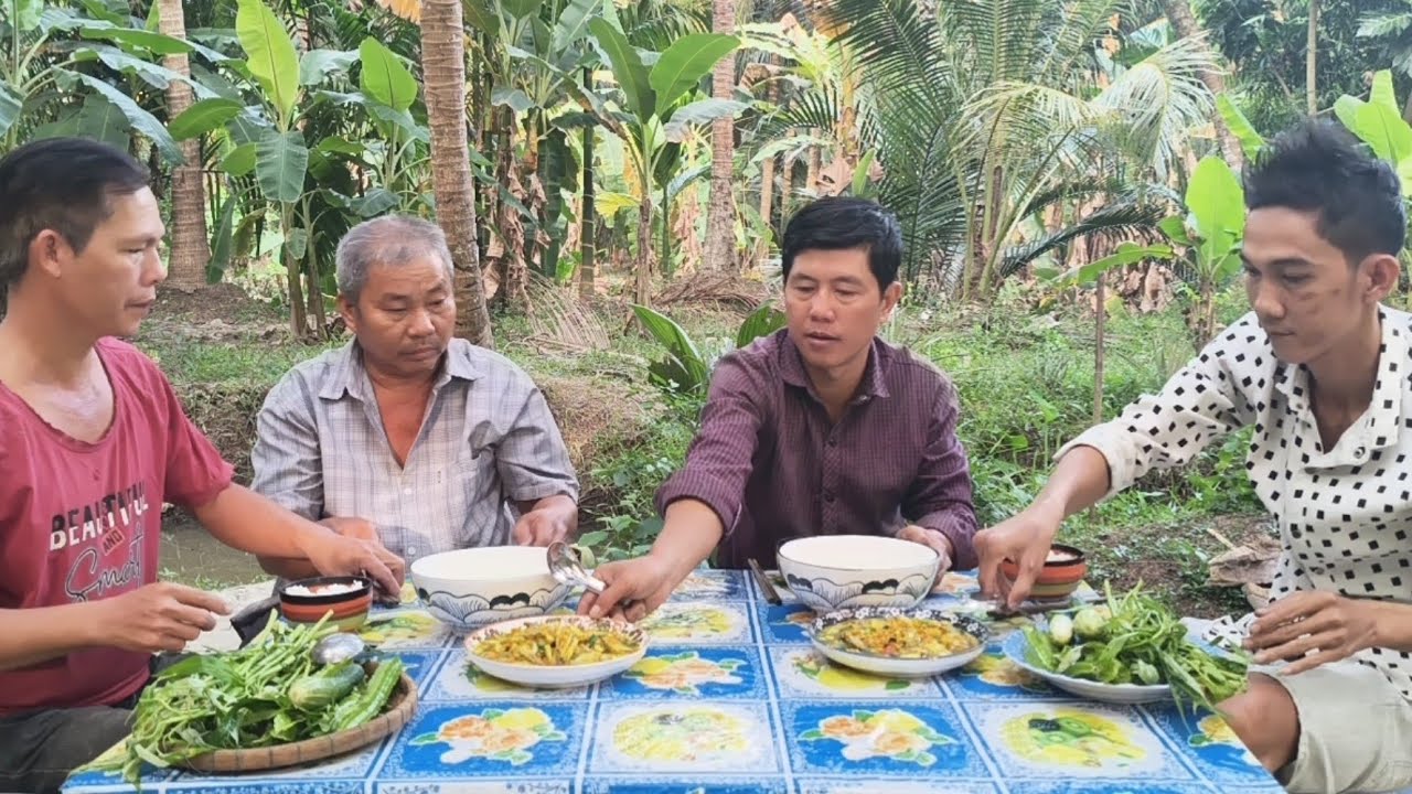 Hết Sạch Nồi Cơm với Món Cá Lòng Tong Kho Nghệ Chấm Rau Vườn Ngon Hết Chỗ Chê | Kho Quẹt Vlog T195