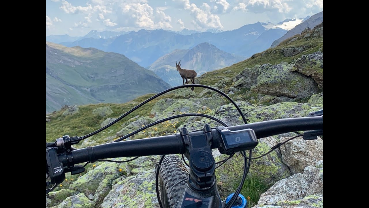 Would you ride this technical trail? La Stretta with Hans Rey