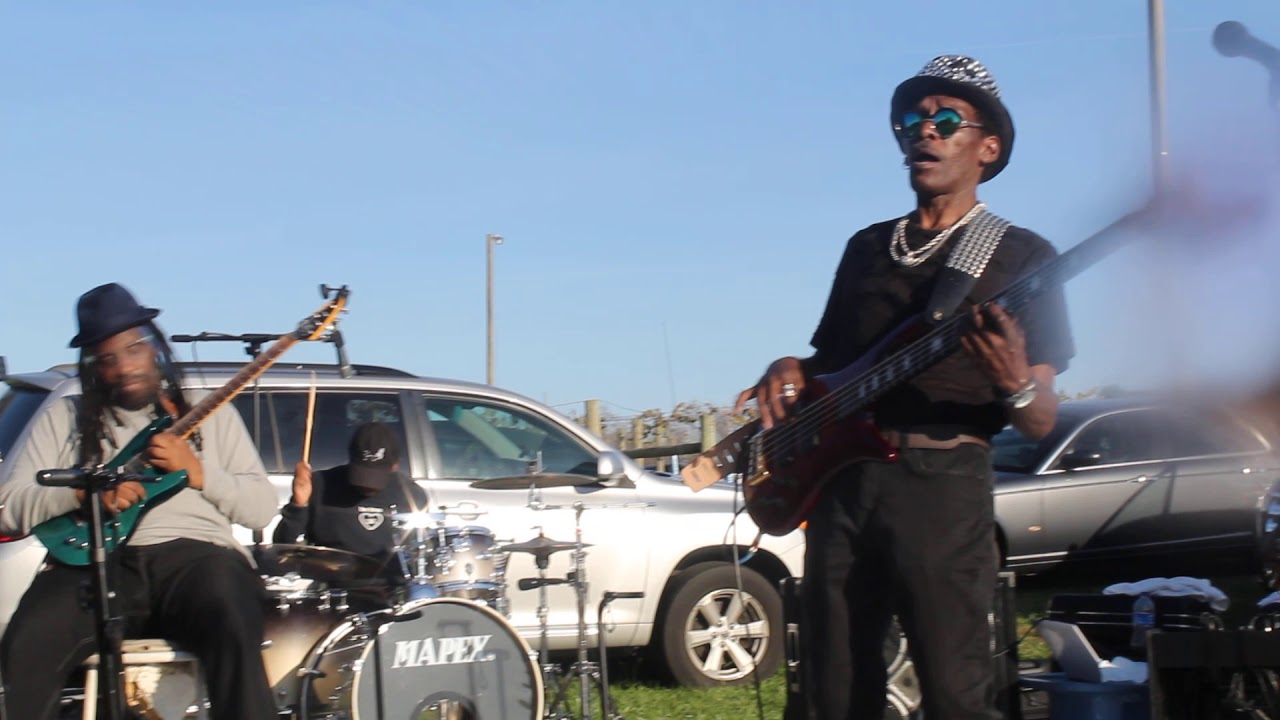Aaron Mills of Cameo Live performance, Norlina NC, Nov 21 2020