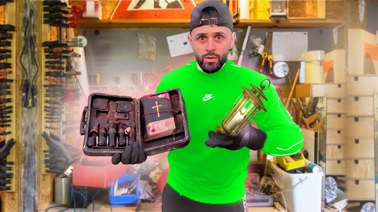 Am gasit trusa pentru Vampiri 😳 *vechituri din magazie*