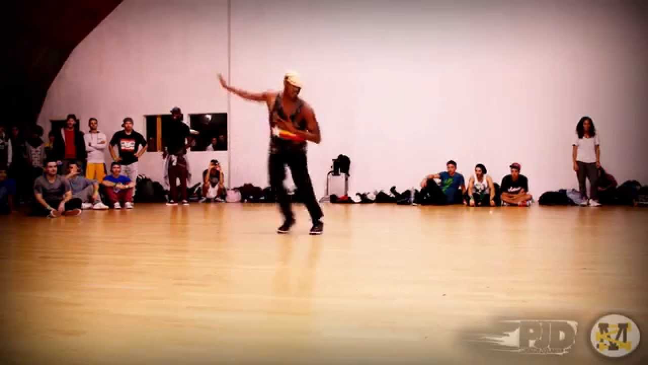 TONY TZAR Chris Brown - Trumpet Lights American Halloween Camp 2012 