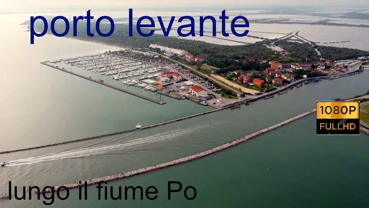 Porto Levante (lungo il fiume Po) il fiume Po, la foce,