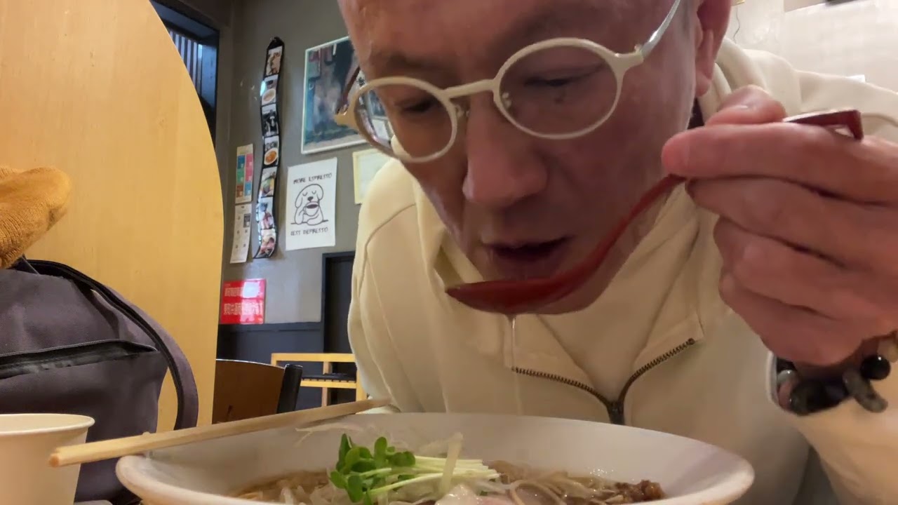 秩父市東町「らーめんよこ田🍜」醤油らーめんをたべる❗️