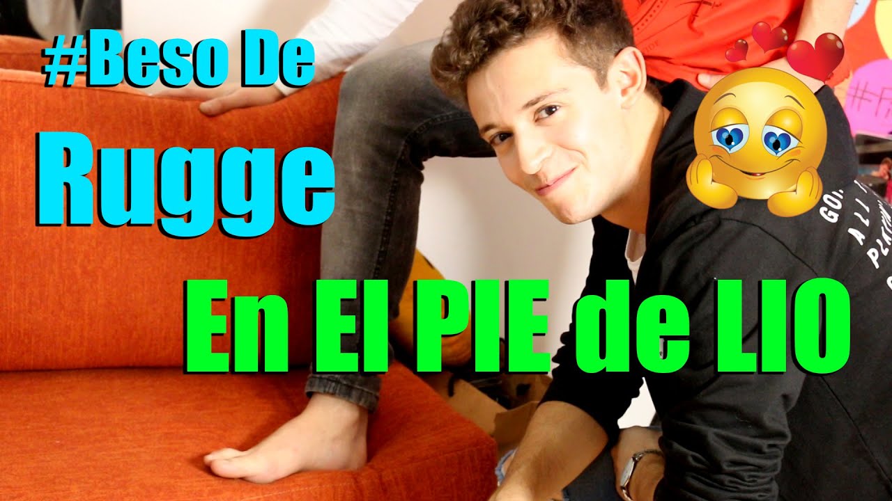 Ruggero Pasquarelli besa el pie de Lionel Ferro | #BesoDeRuggeEnElPieDeLio