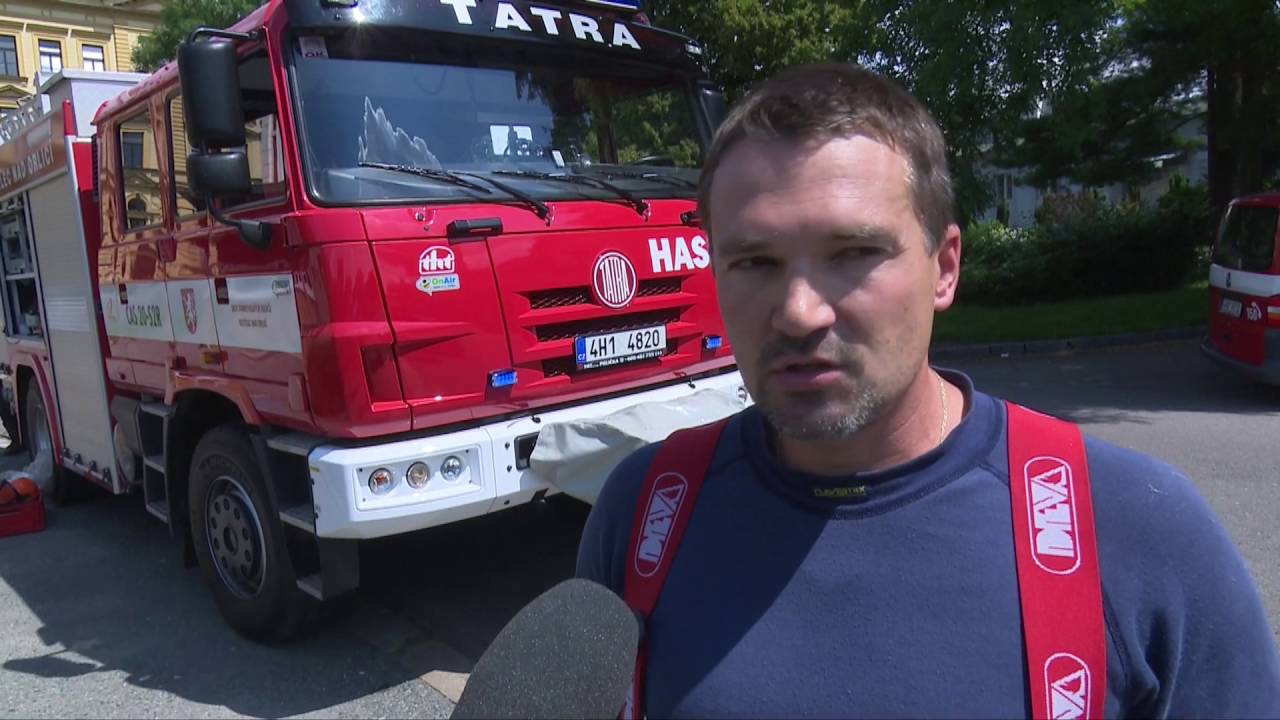 Kostelečtí hasiči likvidovali nebezpečné sršní hnízdo