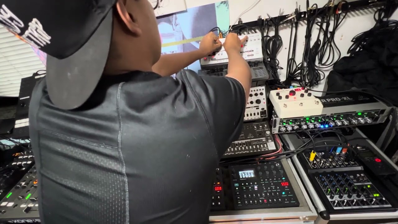 18 JAM ACID TECHNO ROLAND TB03