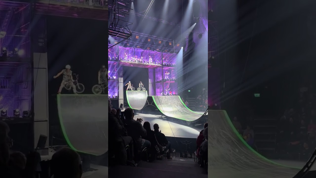 Show de bmx freestyle dentro de la carpa de un circo @CircusFlicFlac  Alemania @ordonezbmxshow 