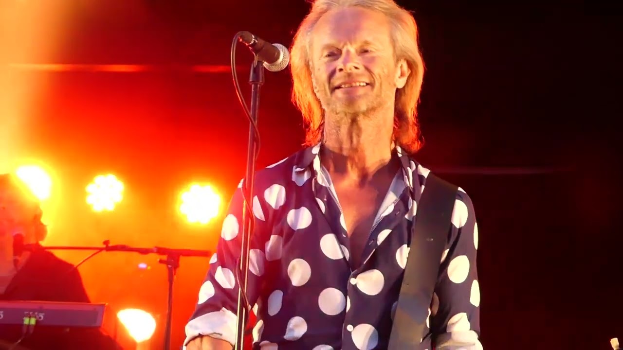 STAGE DOLLS Love don´t  bother me i Fredrikstad Hankø