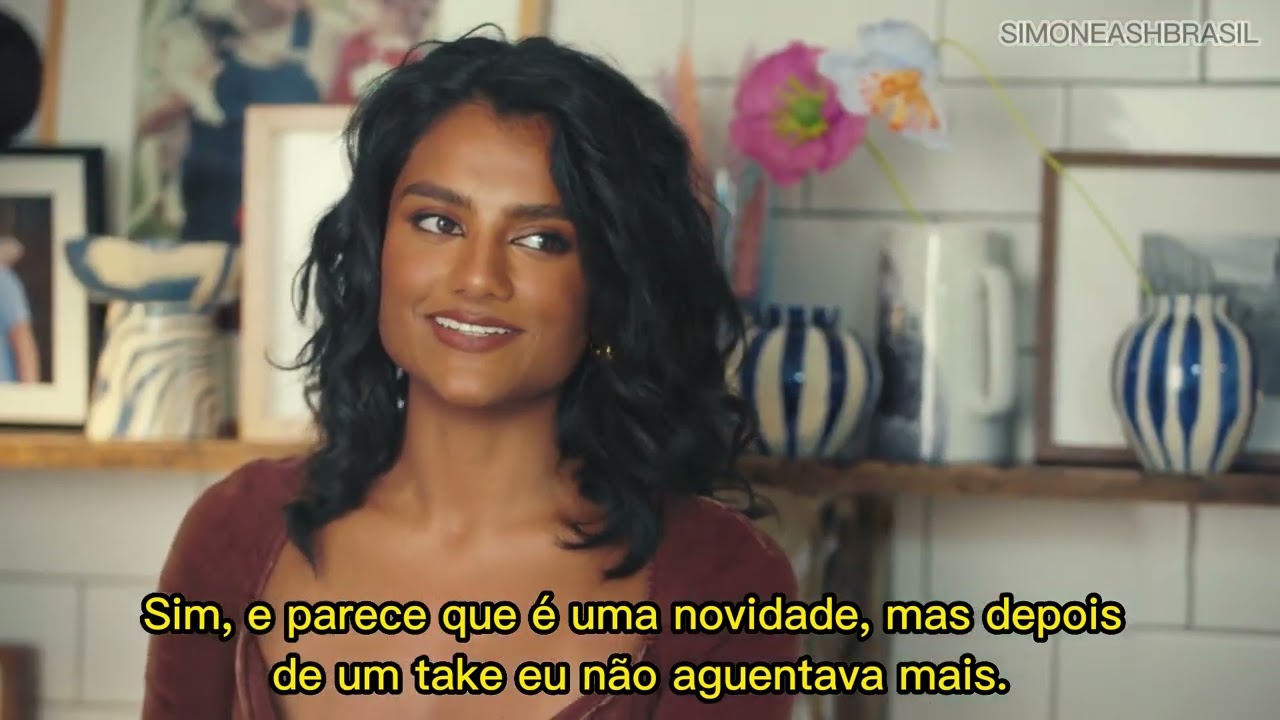 (LEGENDADO) Simone Ashley responde Q&A no 