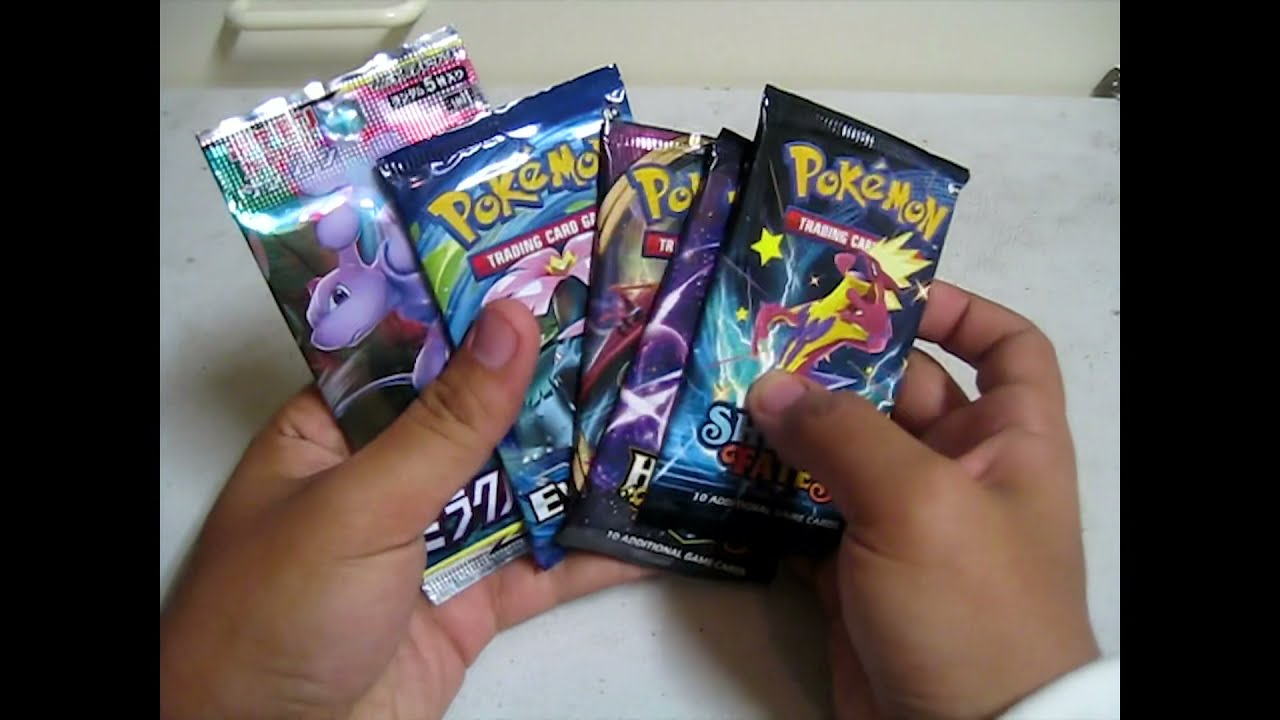 LIL DARKIE OPENS POKÉMON CARDS