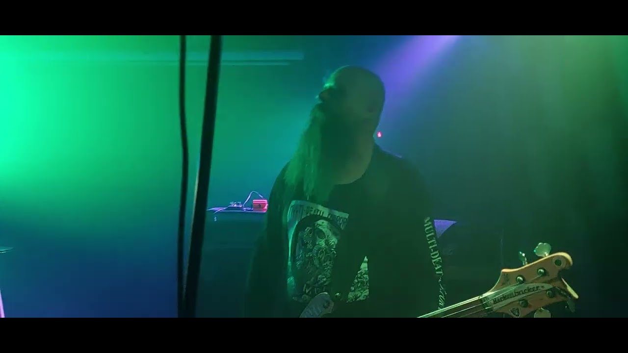 D.R.I.- Suit &Tie Guy , 24.07.2025 Pink Whale Bratislava