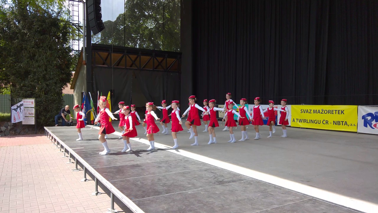 Minimažoretky Modern Klatovy-pódiové vystoupení-Žatec 13.5.2017