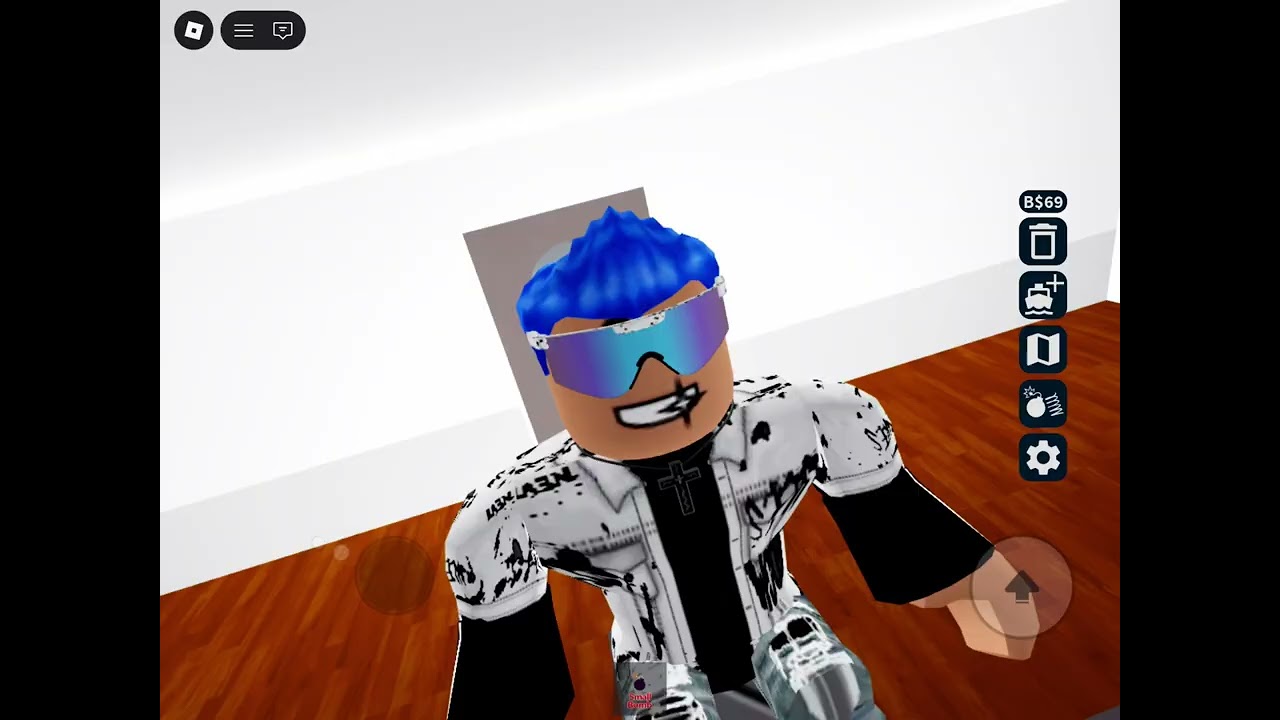 Crashing ships in Roblox ship simulator ￼