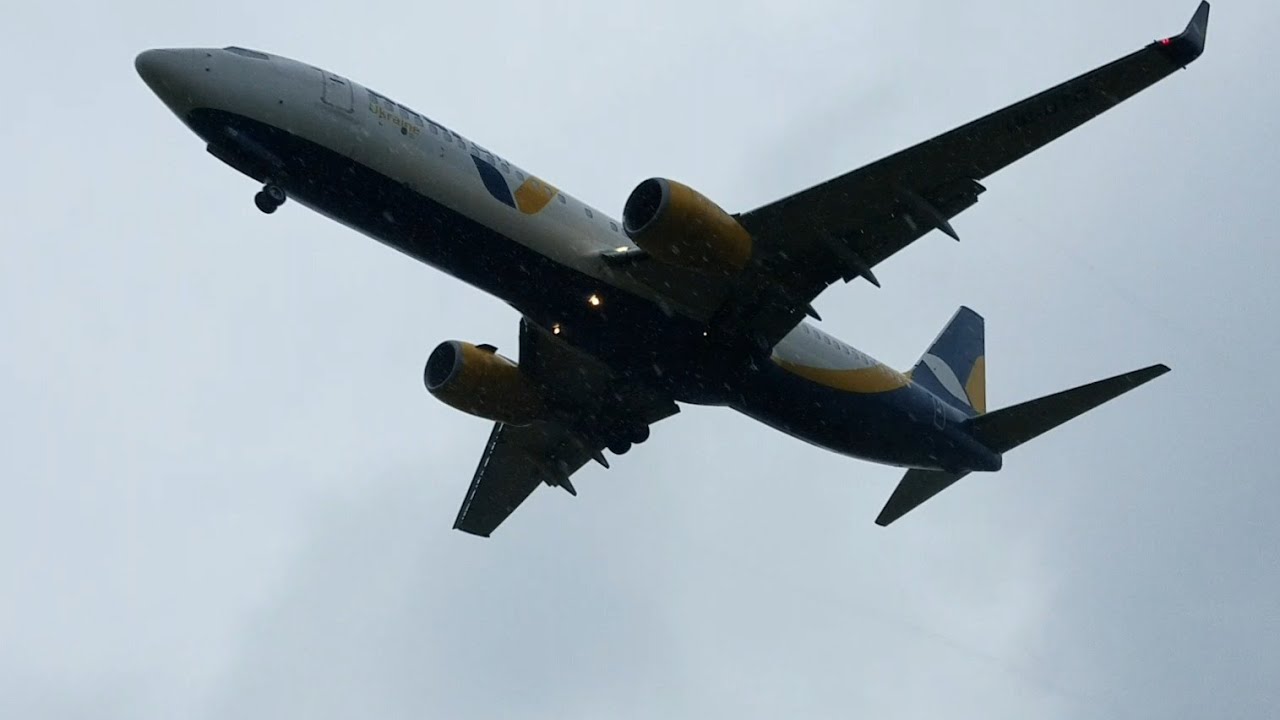 Boeing 737-800 (83N) UR-UTQ Azur Air Ukraine 2021.09.20. Lviv(LWO)