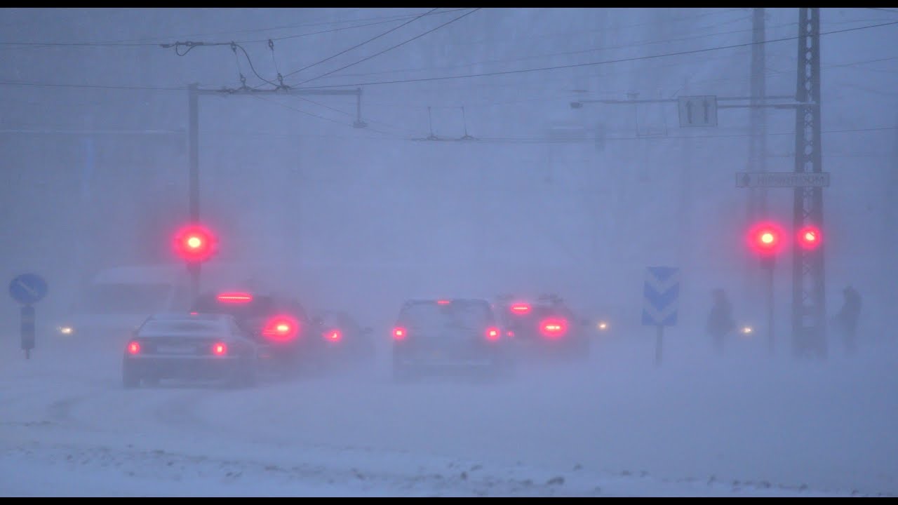 Lumetorm Birgit Tallinnas möllamas  I Snowstorm Birgit in Tallinn, Estonia 12.12.2022 [4K]