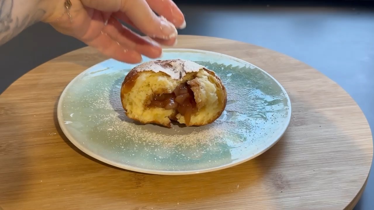 Złociste pączki z konfiturą gruszkową 🍩. Domowy przepis