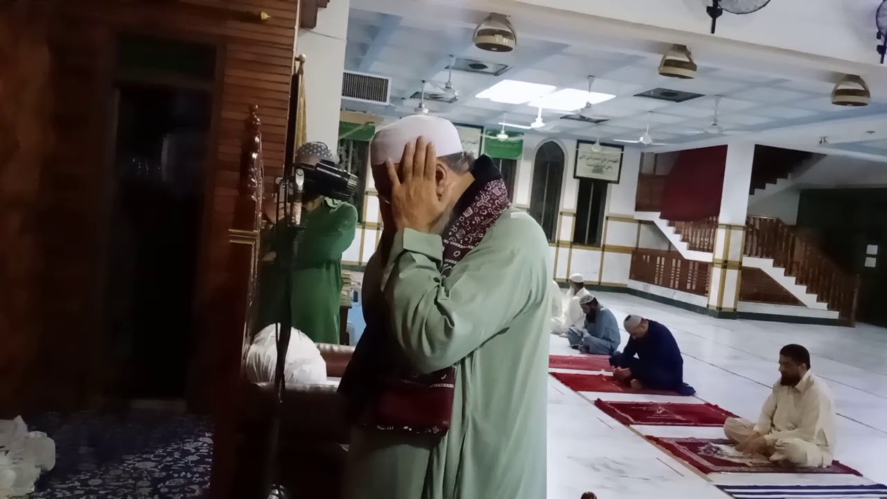 Beautiful Azan by ;  Qazi Arshad al Hussaini at Madina masjid attock.    24 رمضان المبارک نماز فجر.