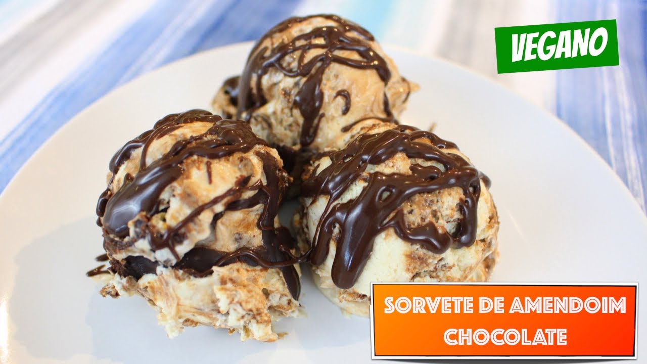 SORVETE VEGANO RÁPIDO DE AMENDOIM COM CHOCOLATE CREMOSO! #656 | Receitas da Mussinha
