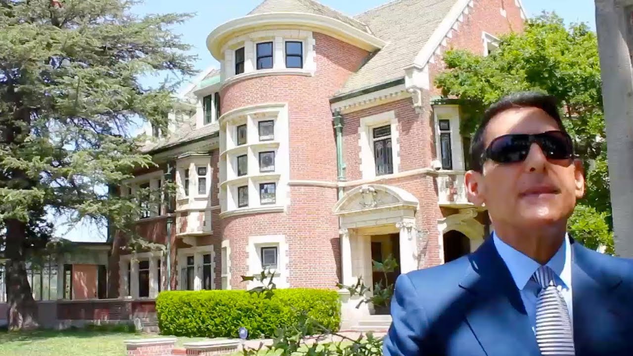 Tour the American Horror Story house - INspaces video